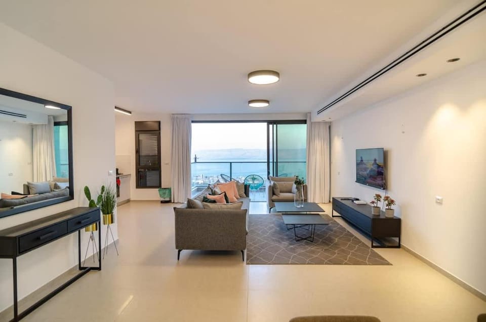 חופש יהונתן-סוויטת גן עם בריכה פרטית 1 Hofesh Yehonatan Michelangelo Garden pool Apartment in Tiberias