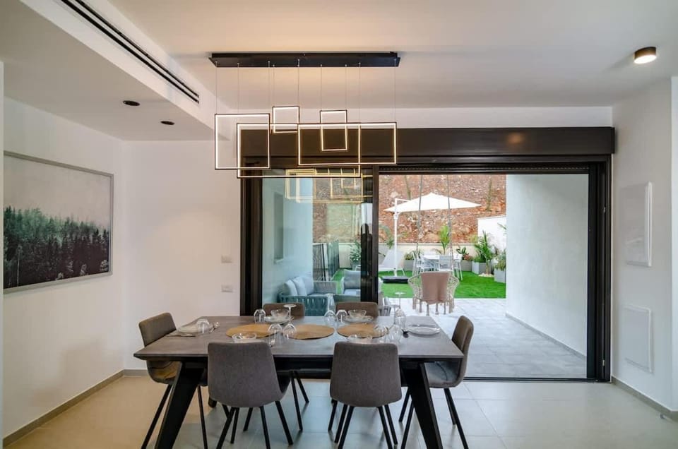 חופש יהונתן-סוויטת גן עם בריכה פרטית 1 Hofesh Yehonatan Michelangelo Garden pool Apartment in Tiberias