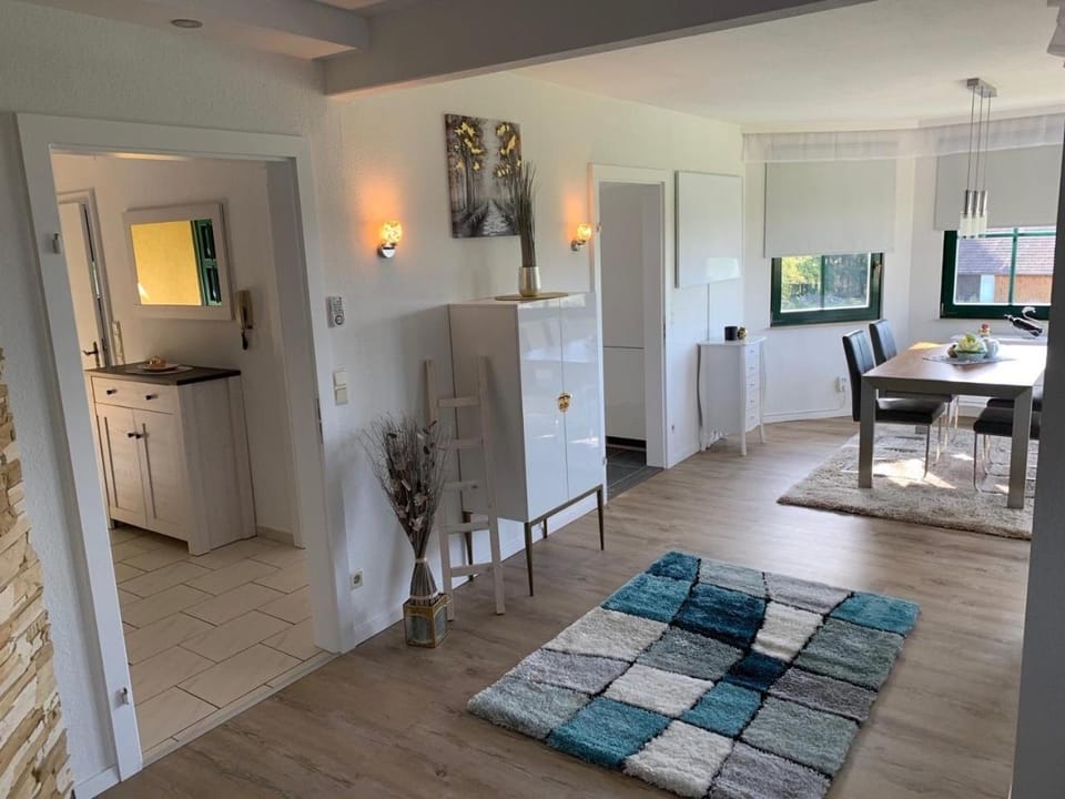 Seating area, Dining area