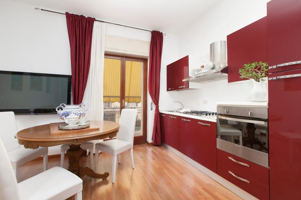 TV and multimedia, Kitchen or kitchenette, Dining area