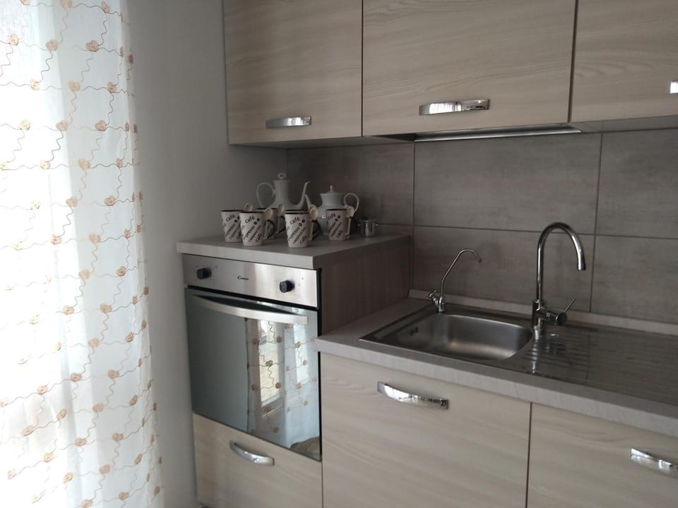 Kitchen or kitchenette, pet friendly