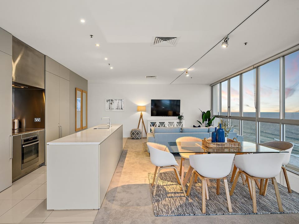 Kitchen or kitchenette, Living room, Dining area