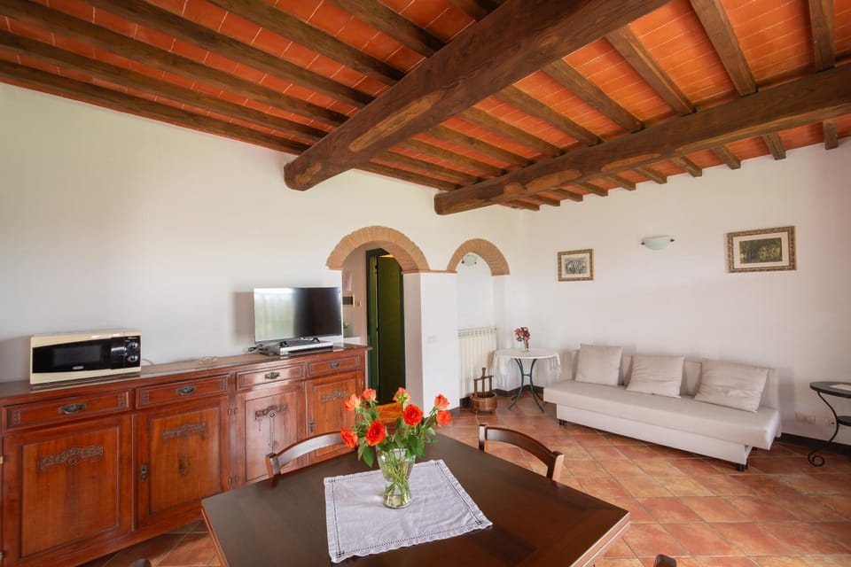 Communal lounge/ TV room, TV and multimedia, Living room, Seating area, Evening entertainment