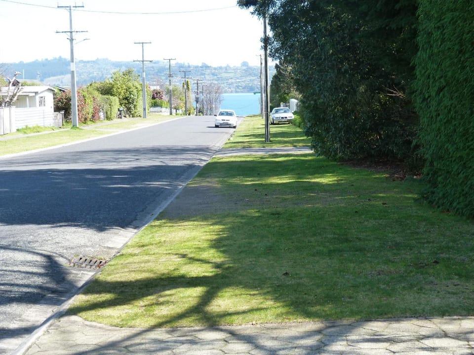 Neighbourhood, Lake view, Street view, Location