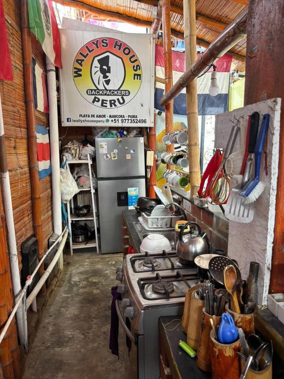 Wally's House Mancora Hostel in Mancora District