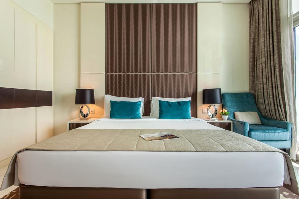 Staycae Bay's Edge Apartment in Dubai
