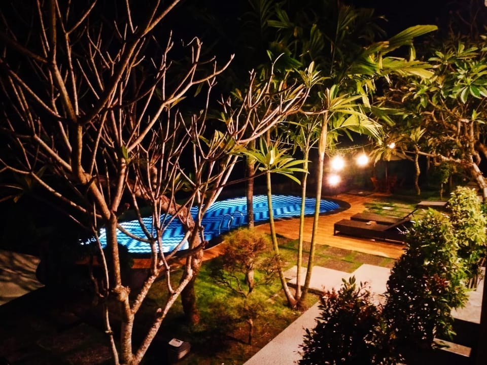 Property building, Swimming pool