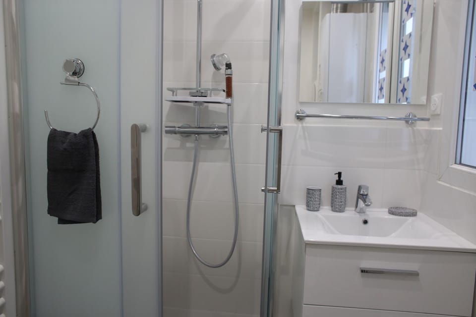Shower, Bathroom