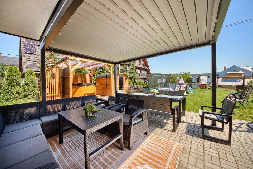 Garden, Seating area, Garden view