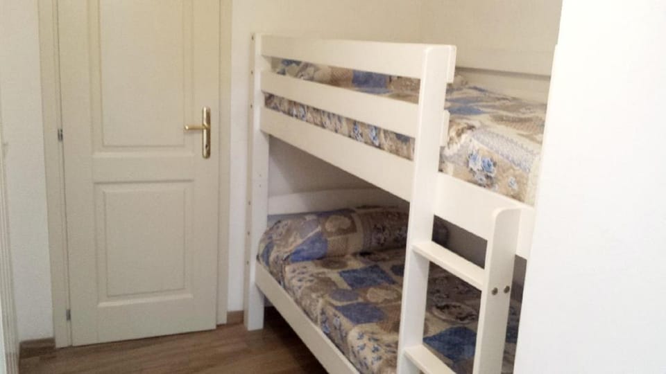 bunk bed