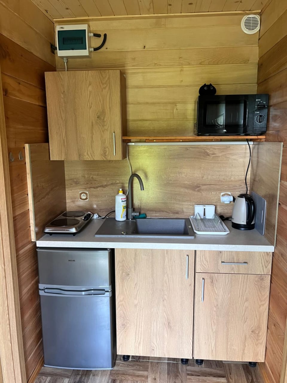 Coffee/tea facilities, Kitchen or kitchenette, microwave, minibar, oven