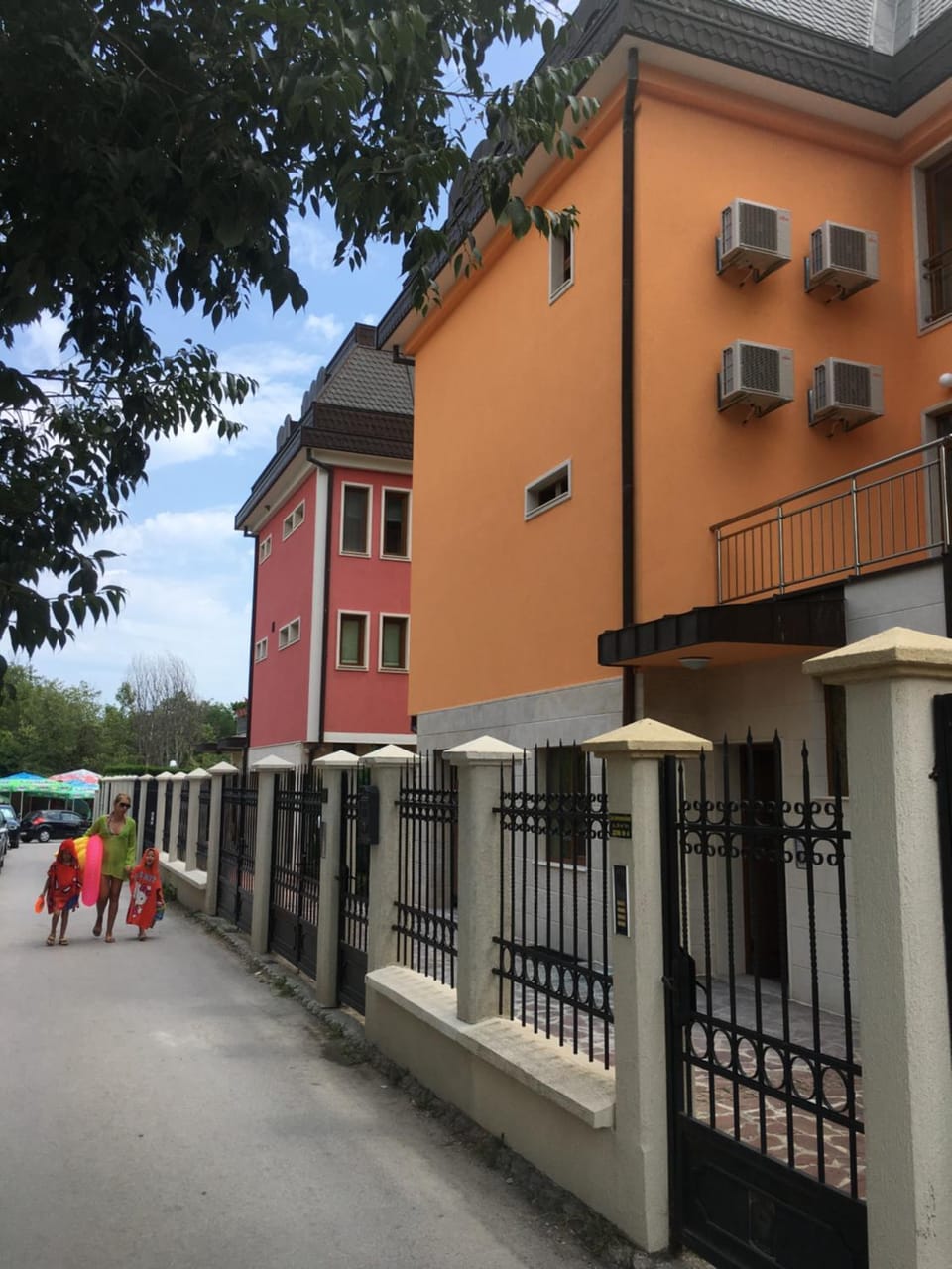 Facade/entrance