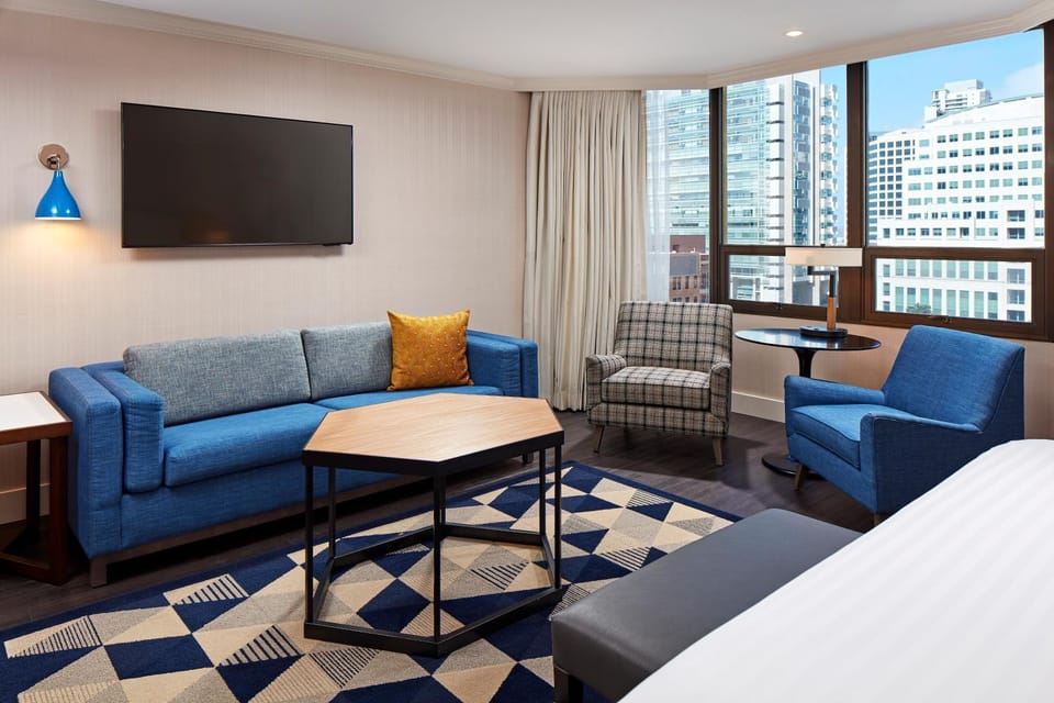 Bedroom, City view