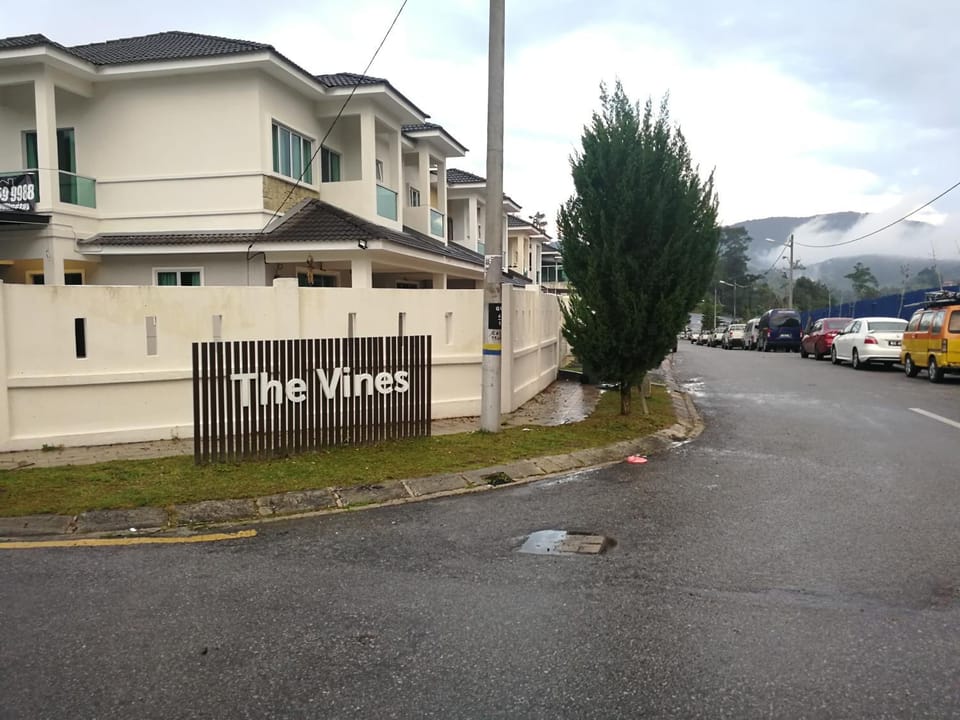 Azzalea Terrace House @ Golden Hills Night Market Cameron Highlands House in Brinchang