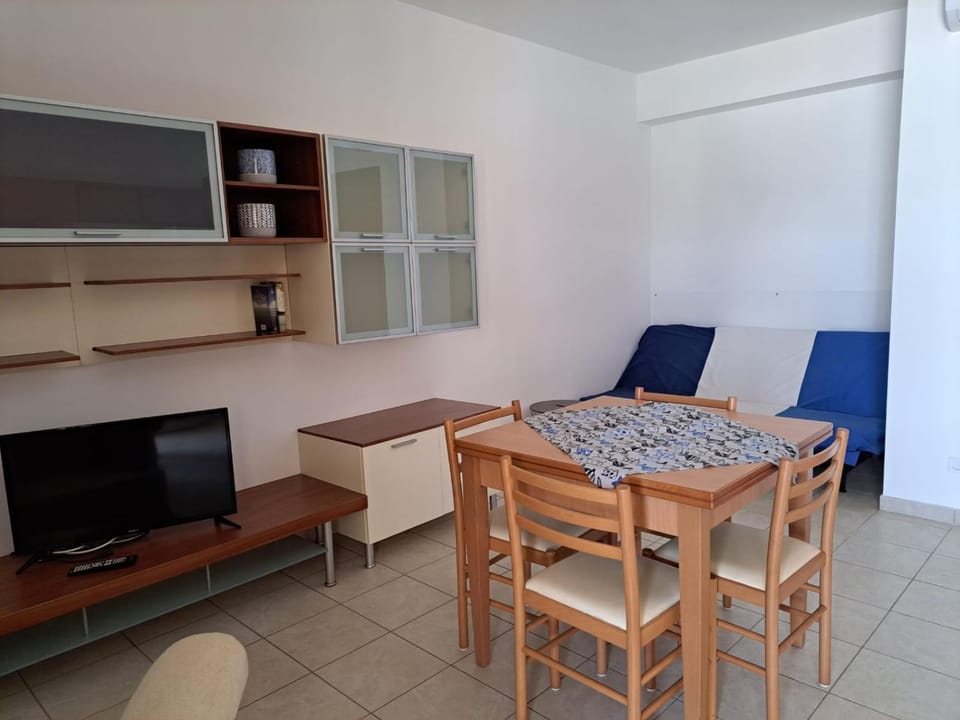 TV and multimedia, Living room, Dining area