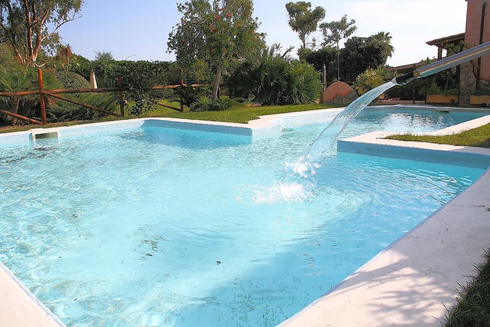 Swimming pool, Swimming pool