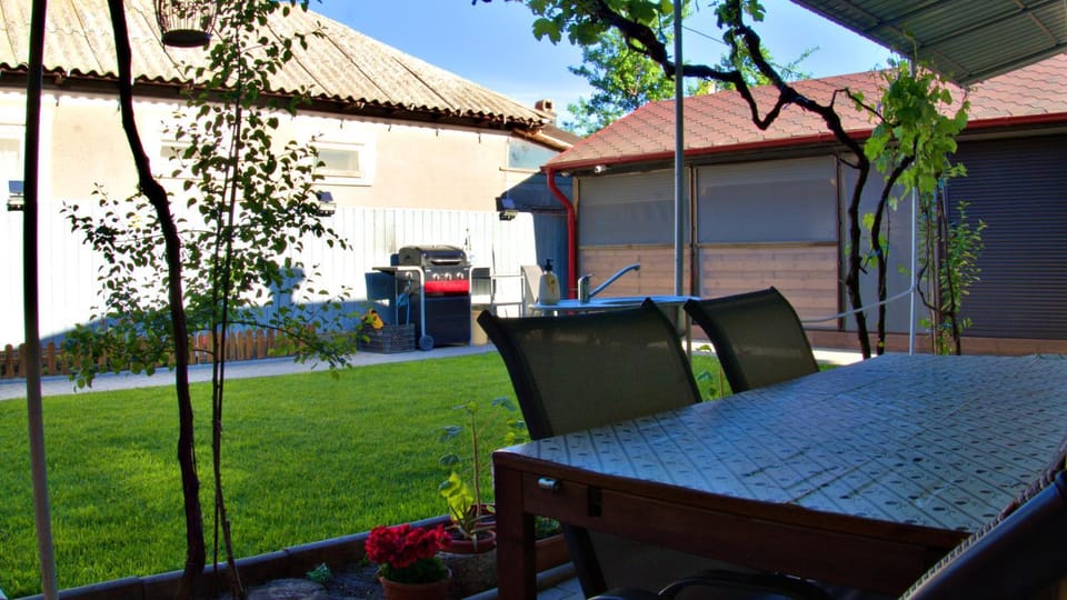 Patio, Day, Garden, Garden view