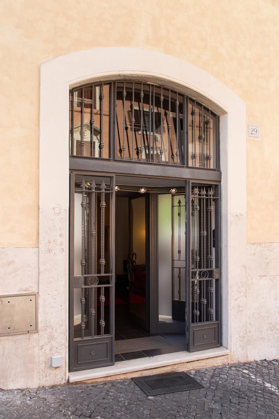 Facade/entrance