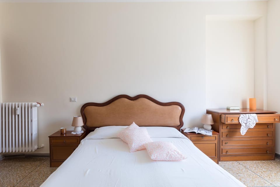 Bed, Bedroom, internet