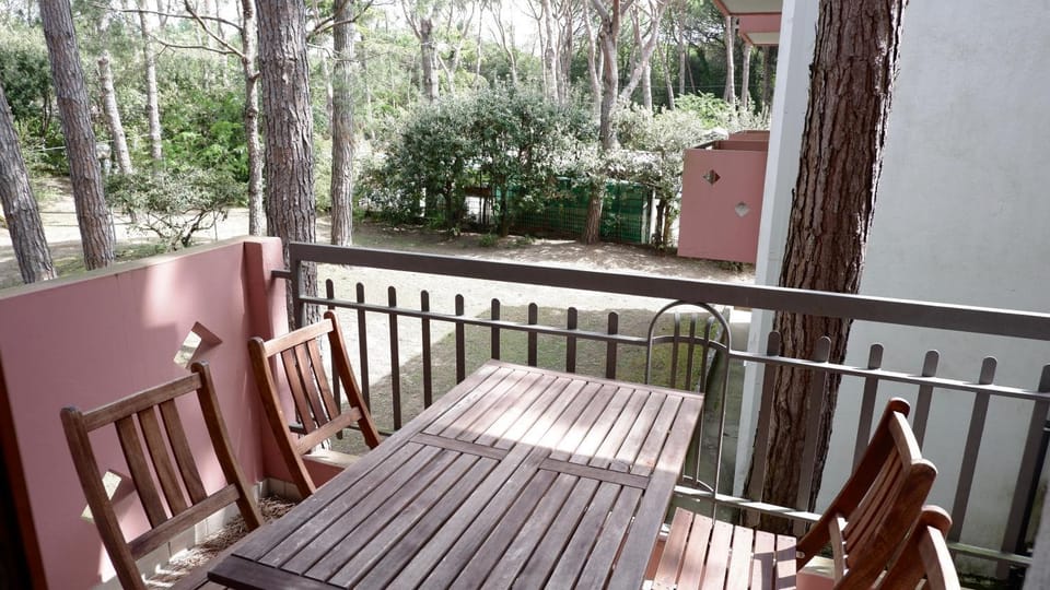 Balcony/Terrace, Garden view