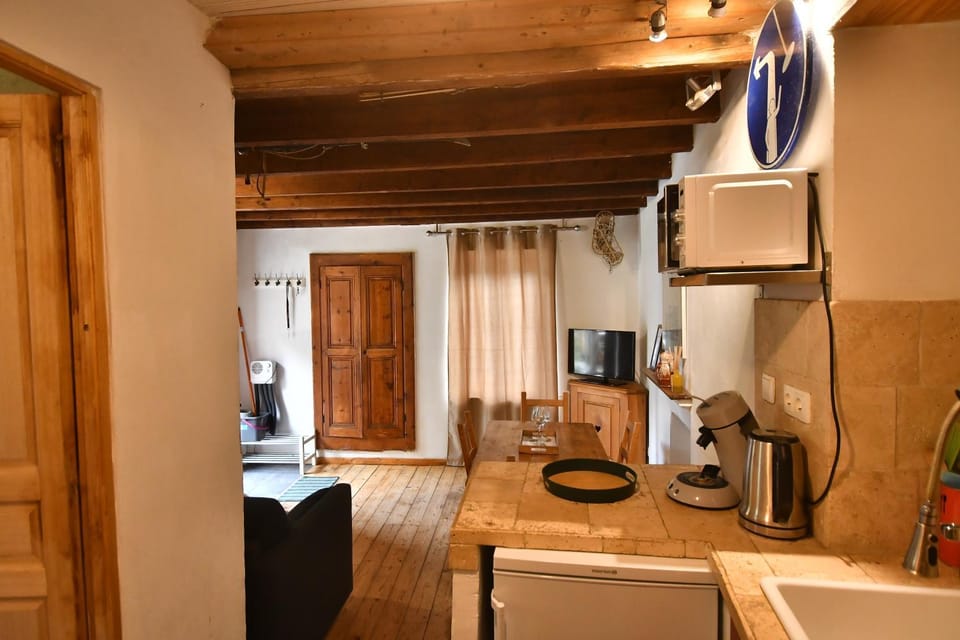 Petite maison proche télécabine Alpe d'huez Cabin in Huez