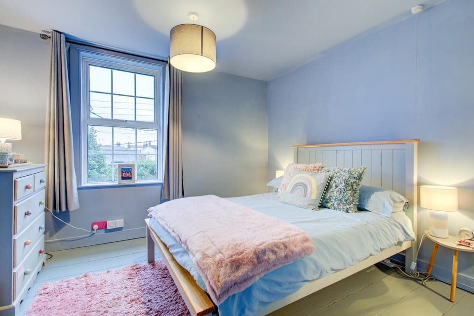 Cosy Cottage, Fireplace, Fenced Garden, Pets House in Colchester