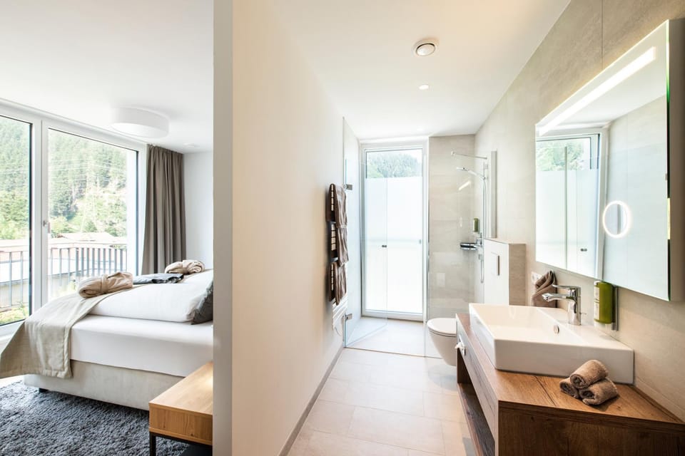 Shower, Bathroom, Bedroom