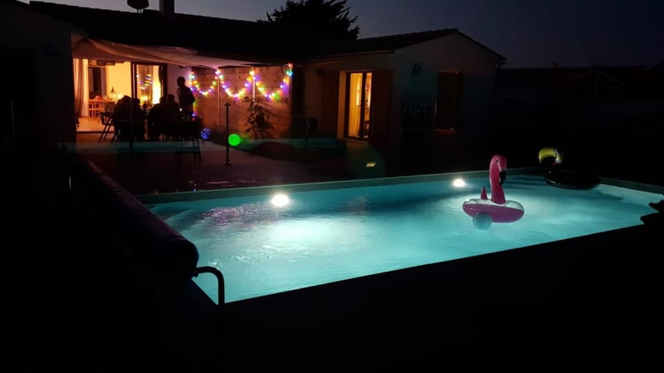 Patio, BBQ facilities, Swimming pool, Swimming pool