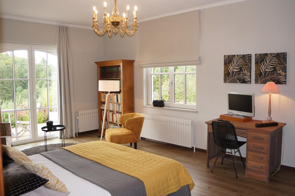 Photo of the whole room