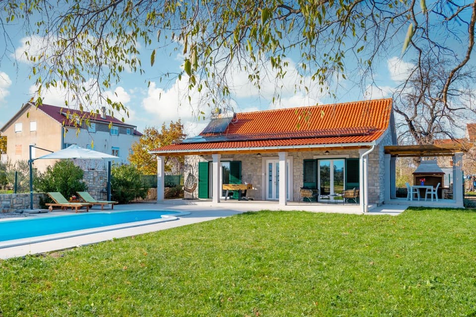 Property building, Swimming pool