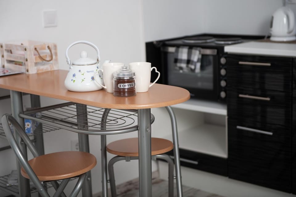 Coffee/tea facilities, Kitchen or kitchenette, Dining area, pet friendly, stove