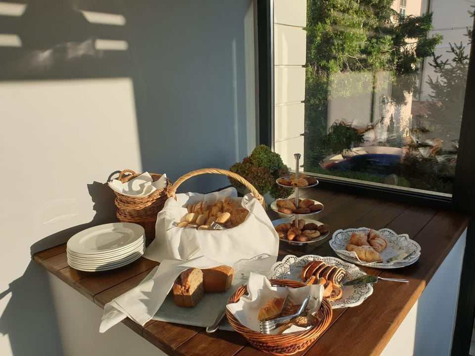 Breakfast, Buffet breakfast