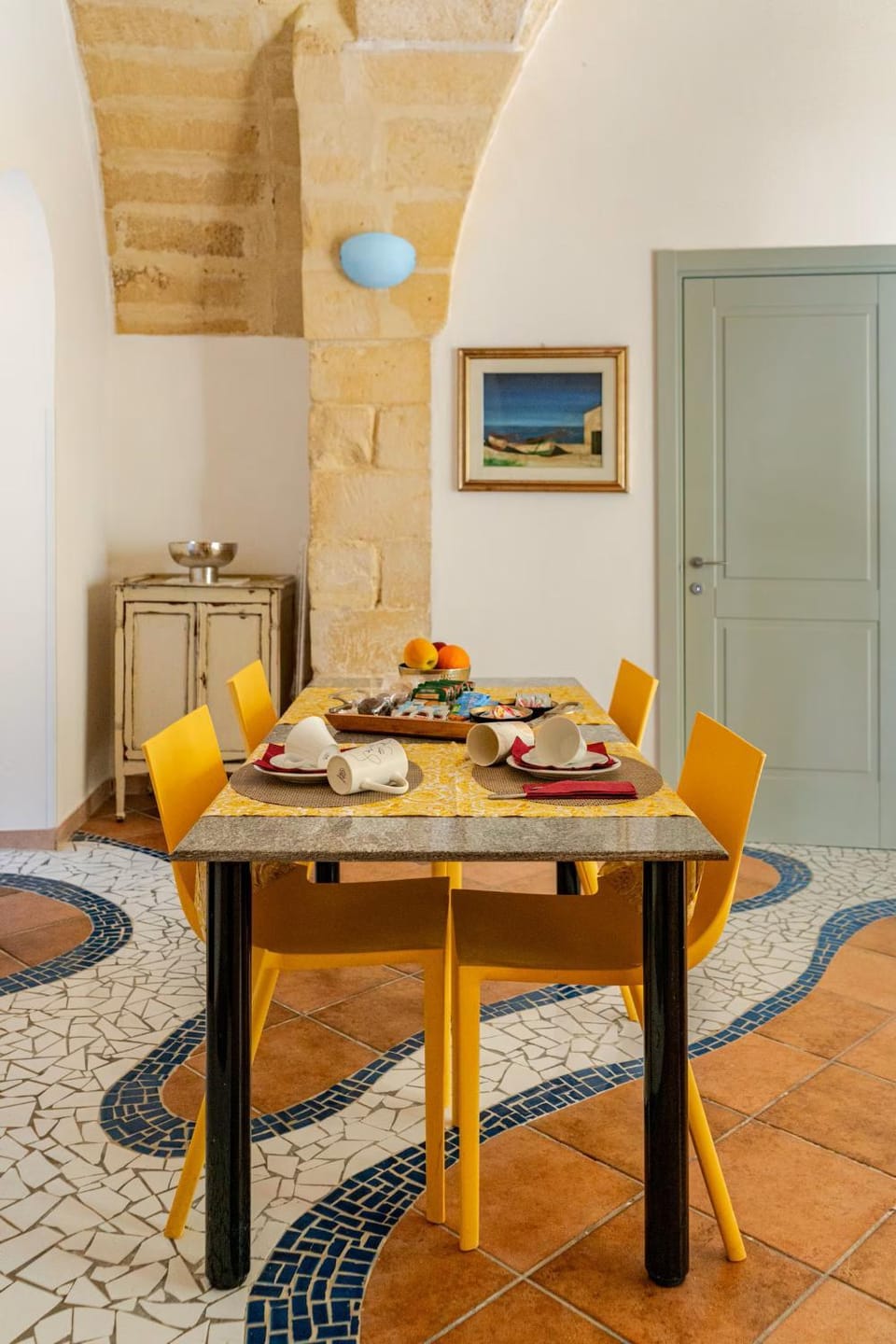 Living room, Seating area, Dining area, Breakfast, Lunch