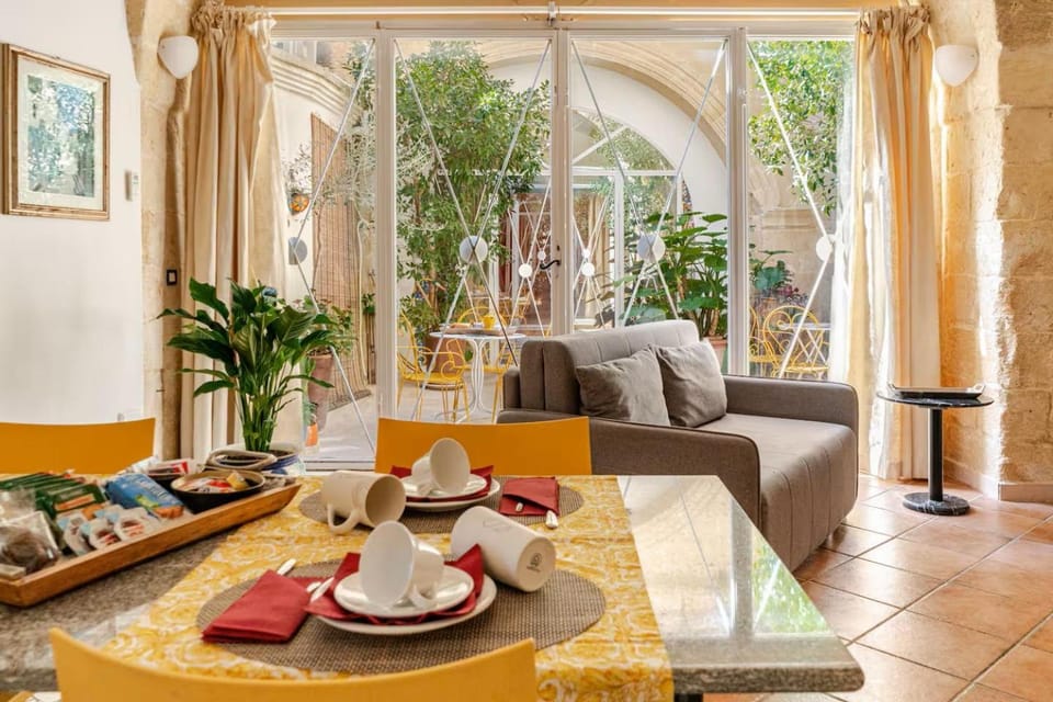 Living room, Seating area, Dining area, Garden view