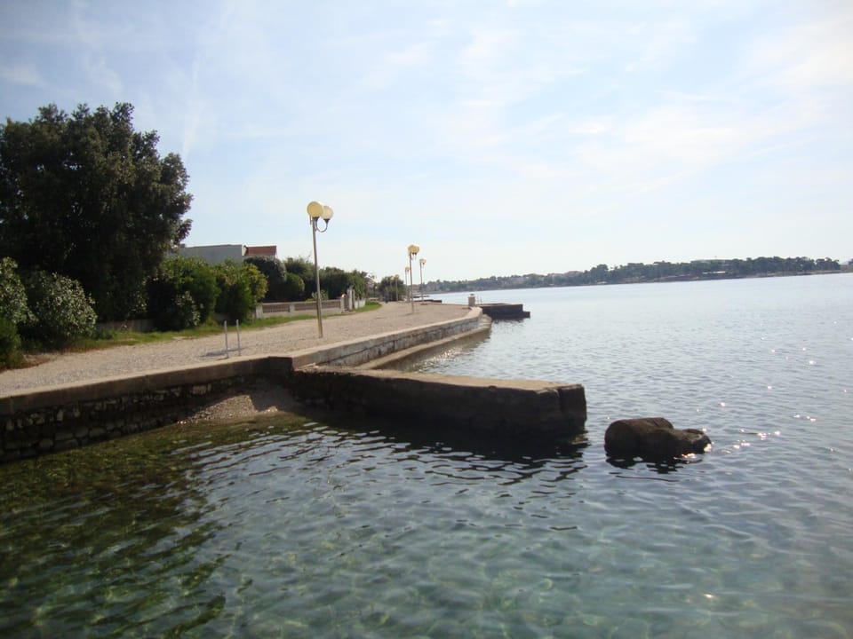 Neighbourhood, Beach