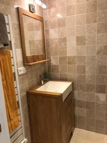 APPARTEMENT T2 RER CACHAN Apartment in Île-de-France