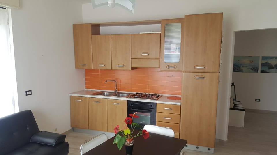 Kitchen or kitchenette, Living room