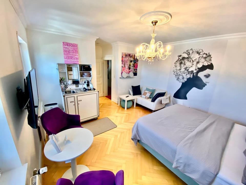Villa am Steinhuder Meer DZ-Margarite- mit kl Pantry Küche, Garten, WLAN Apartment in Wunstorf