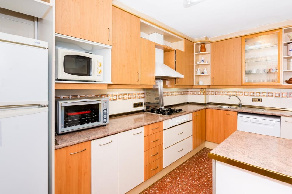 Kitchen or kitchenette