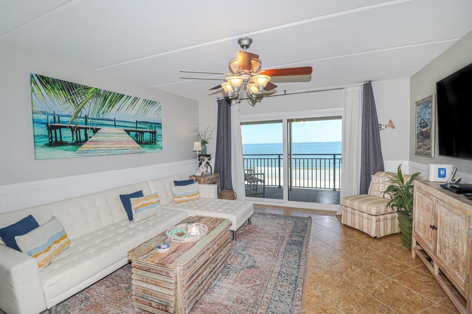 Windjammer 404 House in Crescent Beach
