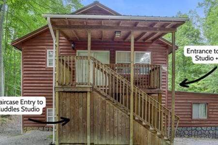 Cuddles, 1 Bedroom Studio, Walk to Downtown and Hiking Trails! House in Gatlinburg