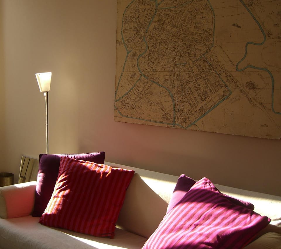 Living room, Decorative detail