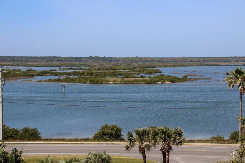 Windjammer 307 House in Crescent Beach