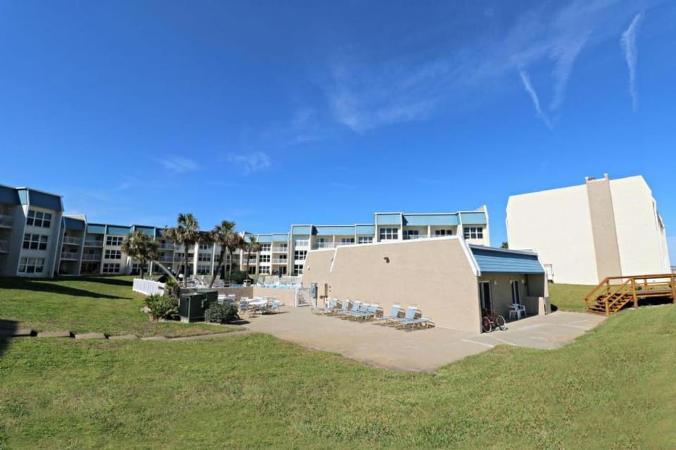 Tradewinds 61 House in Crescent Beach