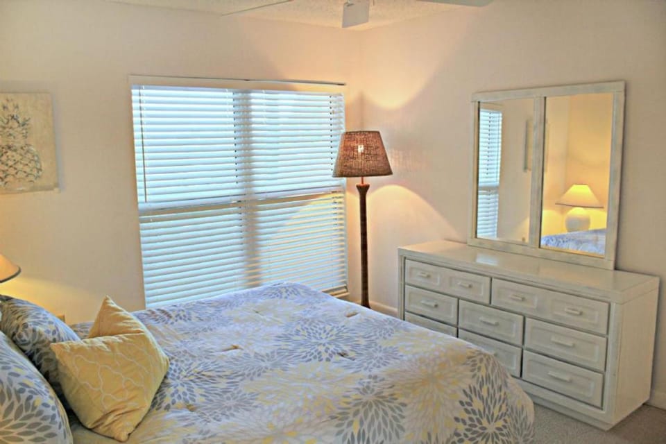 Tradewinds 61 House in Crescent Beach