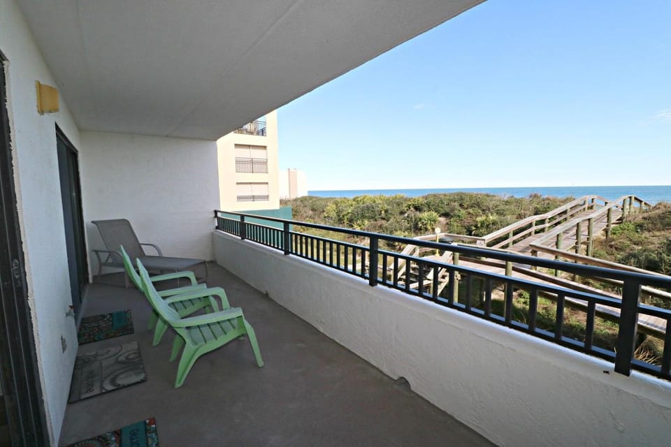 Windjammer 109 House in Crescent Beach