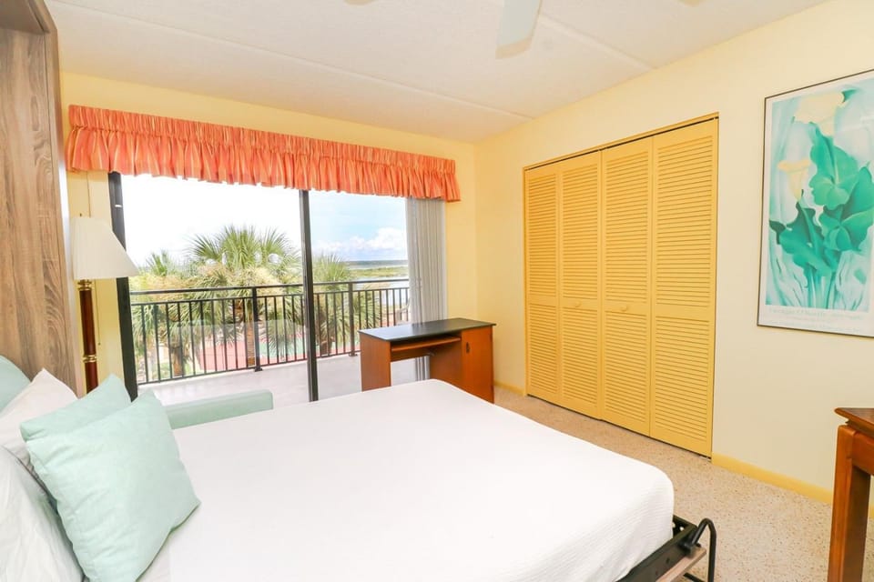 Windjammer 212 House in Crescent Beach