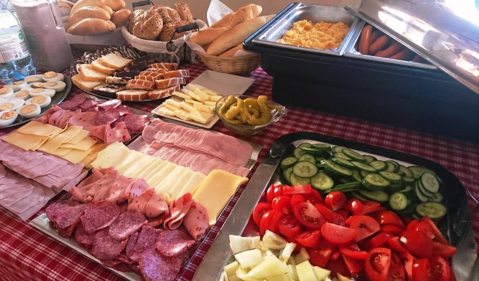 Food and drinks, Food, Breakfast, Continental breakfast, Buffet breakfast