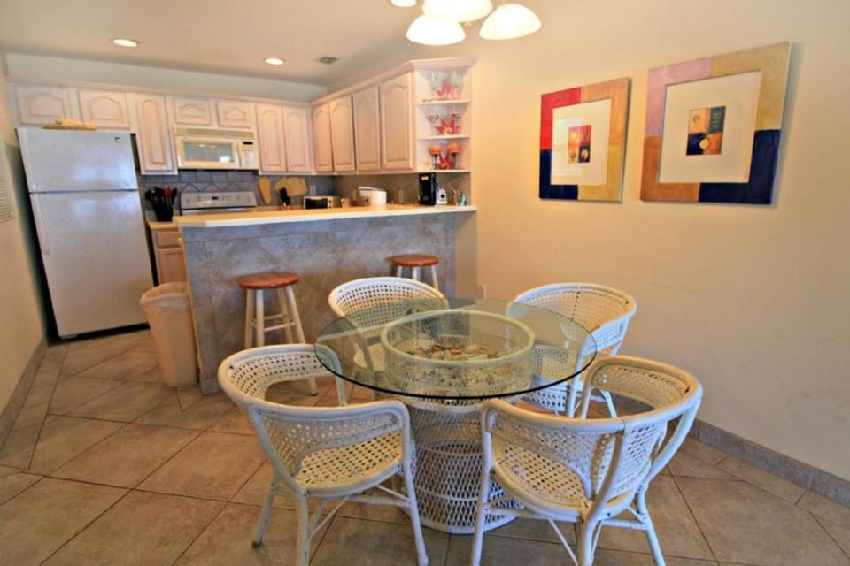 Tradewinds 53 House in Crescent Beach