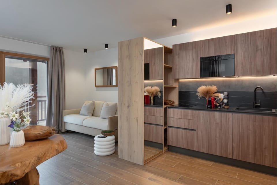 Kitchen or kitchenette, Living room